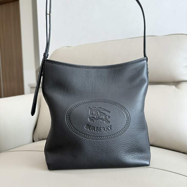 Picture of Burberry Handbags _SKUfw212202723fw